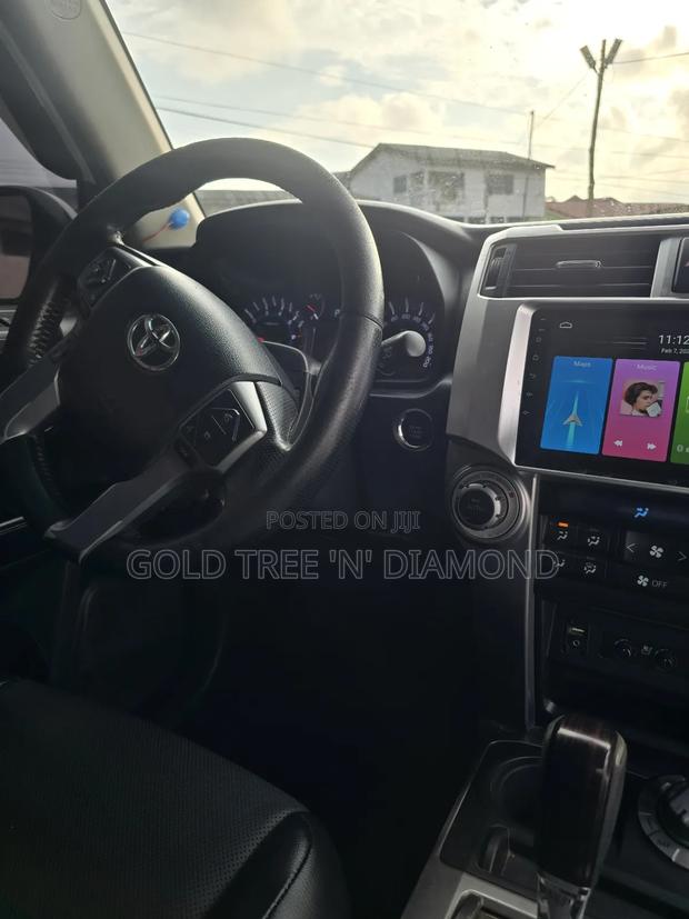 Toyota 4-Runner Limited 4dr 4x4 (4.0L 6cyl 5A) 2017 White photo 5