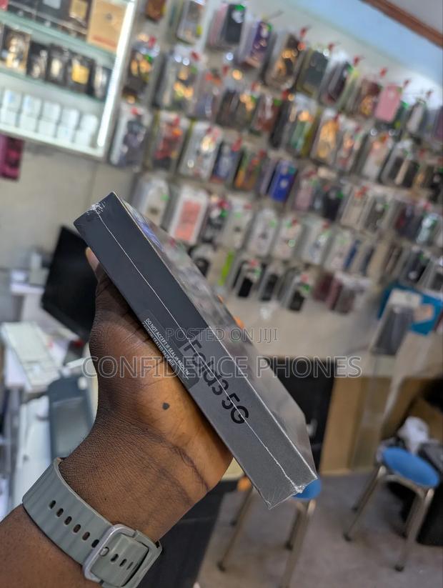 New Samsung Galaxy Z Fold 3 256 GB Black