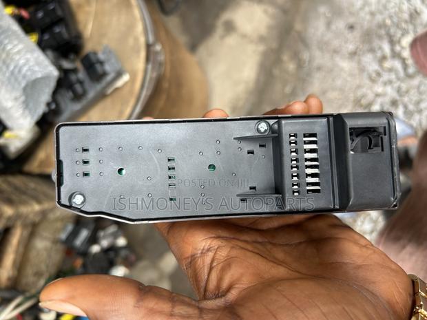 Corolla S Door Switch photo 2