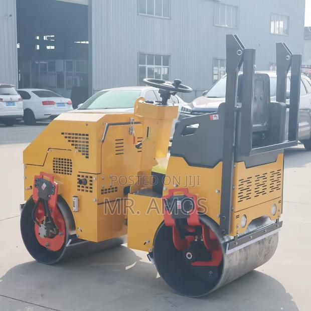 NRG 2000kg Ride-on Double Drum Roller Compactor photo 3