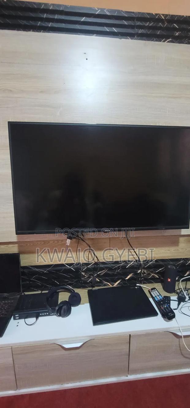 Umax Tv It's Brand of Lg Korea Type Comes With T2, S2 Decode.