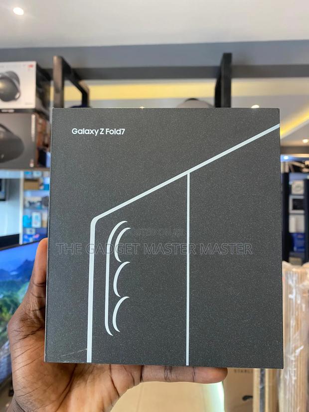 New Samsung Galaxy Z Fold7 256 GB Black · Photo 1