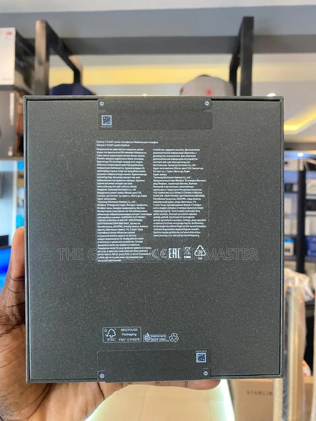 New Samsung Galaxy Z Fold7 256 GB Black · Photo 2