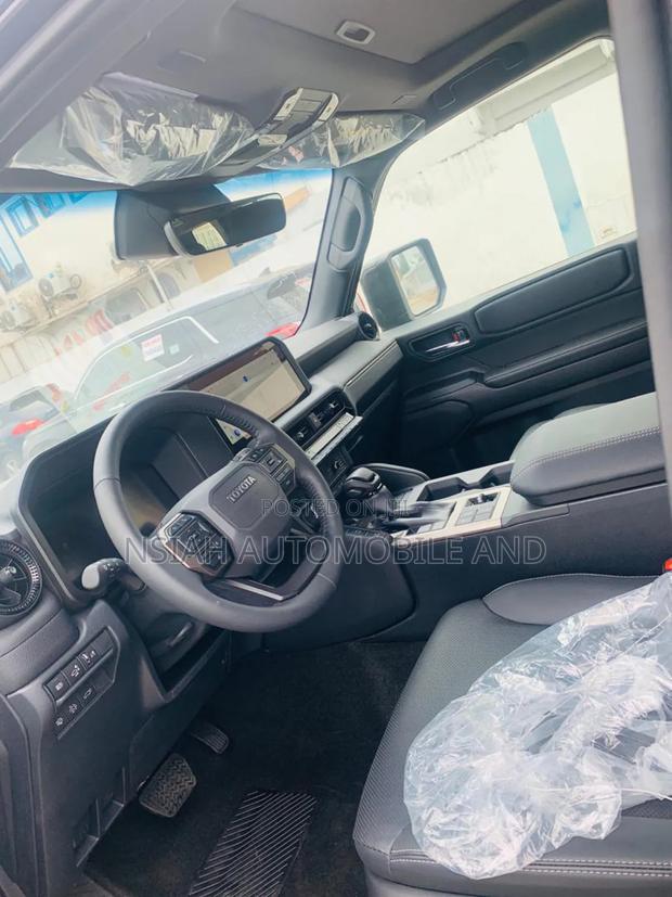 New Toyota Land Cruiser Prado 2.8 2025 Black