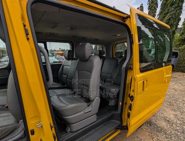 Hyundai Starex 2014 Yellow photo 7