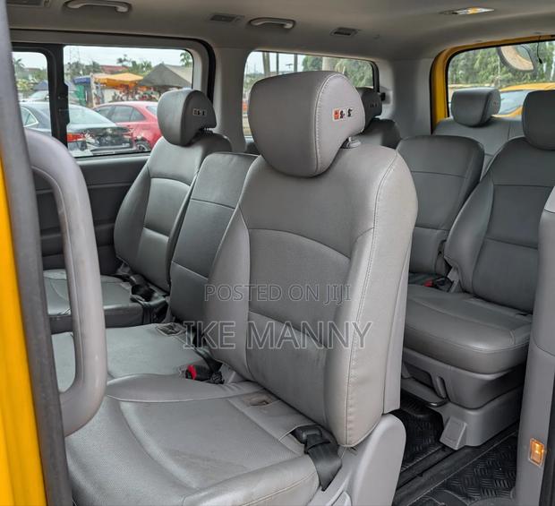 Hyundai Starex 2014 Yellow photo 14