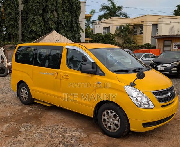 Hyundai Starex 2014 Yellow