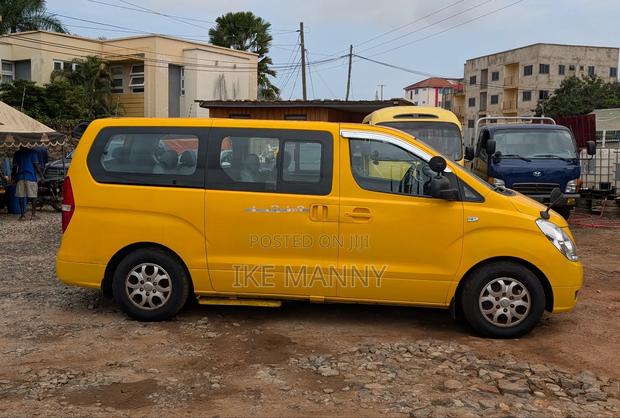 Hyundai Starex 2014 Yellow photo 19