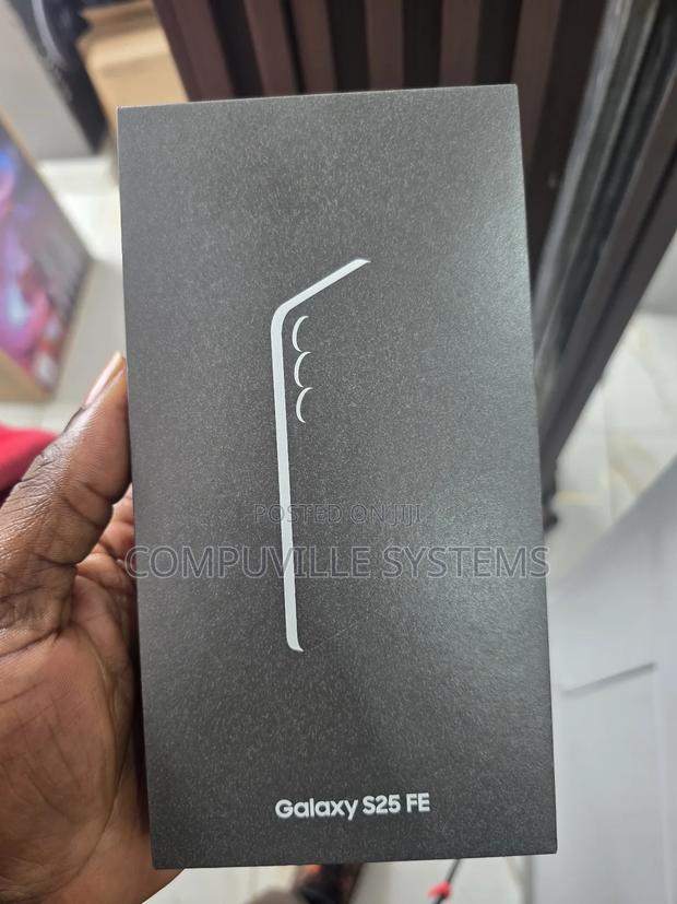 New Samsung Galaxy S25 FE 256 GB Blue · Photo 1