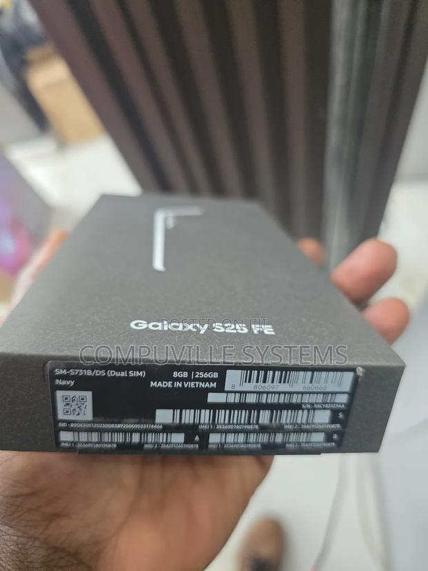 New Samsung Galaxy S25 FE 256 GB Blue · Photo 4