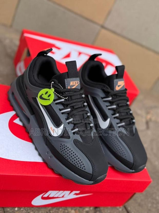 Authentic Nike Bailleli Sneakers Available · Photo 3