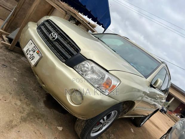 Toyota Highlander 4x4 2007 Gold