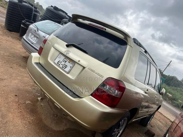 Toyota Highlander 4x4 2007 Gold