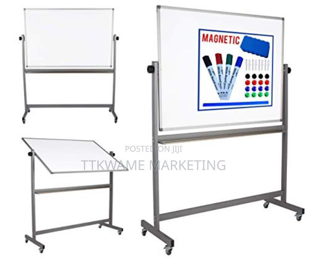 360 Rotating Marker Board · Photo 2