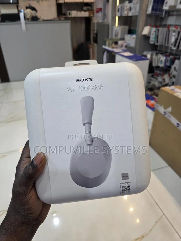 New Sony Xm6 Headset · Photo 1