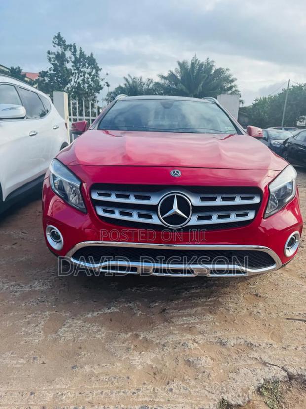Mercedes-Benz GLA 250 2018 Red