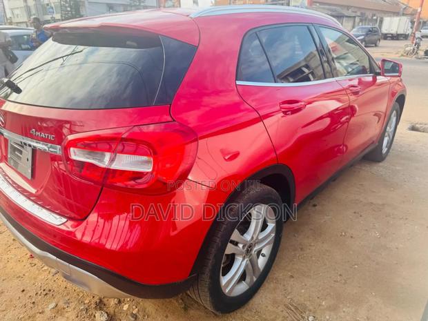 Mercedes-Benz GLA 250 2018 Red