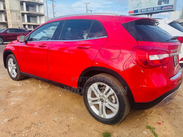 Mercedes-Benz GLA 250 2018 Red