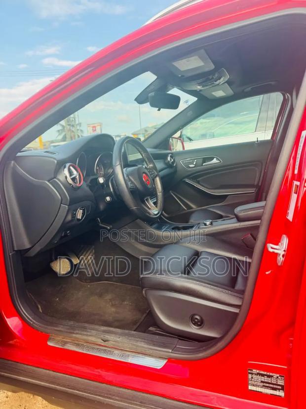 Mercedes-Benz GLA 250 2018 Red