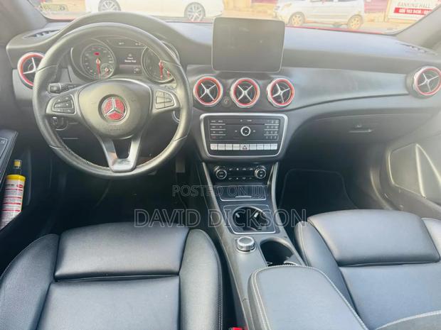 Mercedes-Benz GLA 250 2018 Red