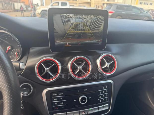 Mercedes-Benz GLA 250 2018 Red