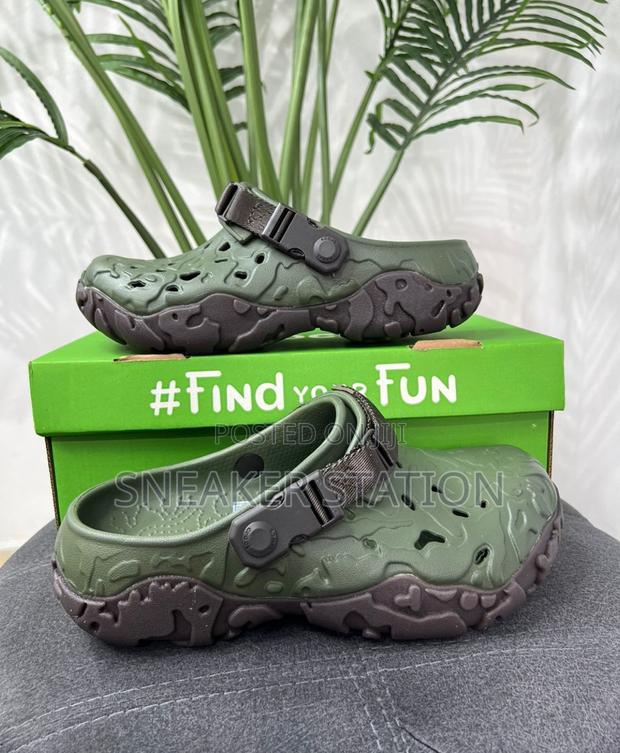 Original Crocs Clogs Slides · Photo 3
