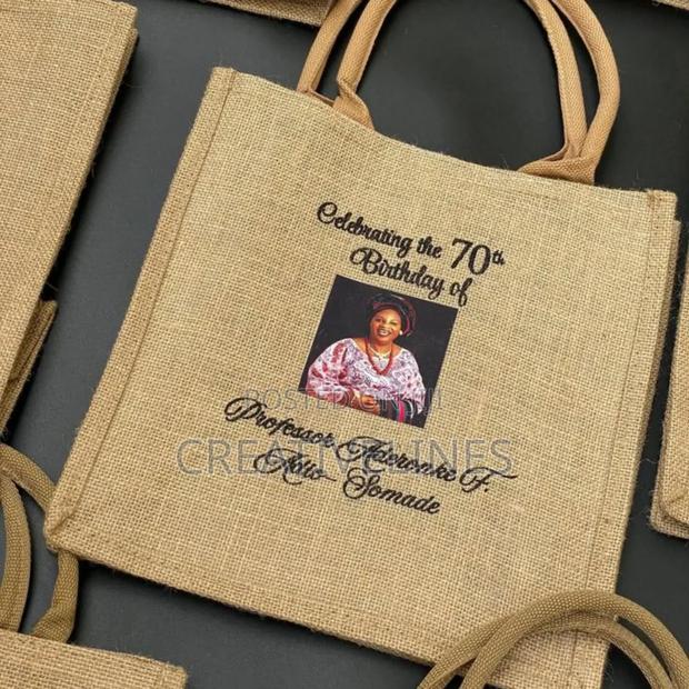 Customised Woven Backs · Photo 2