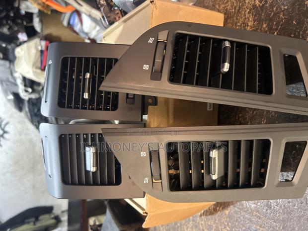 Mitsubishi Pajero Air Condition Vents/ Console.