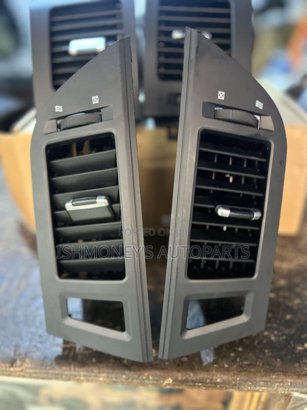 Mitsubishi Pajero Air Condition Vents/ Console. photo 4