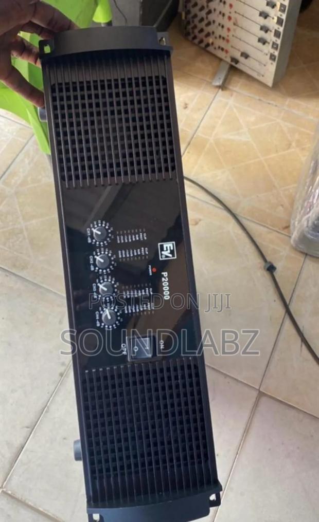 Electro-Voice Ev P-2200 4-in-1 Power Amplifier. · Photo 2