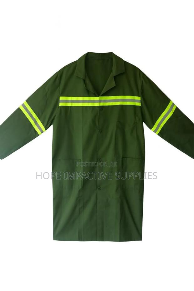 Green Overcoat With Reflectors. (Cotton) · Photo 2