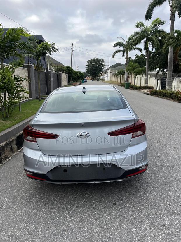 Hyundai Elantra 2020 Silver photo 2