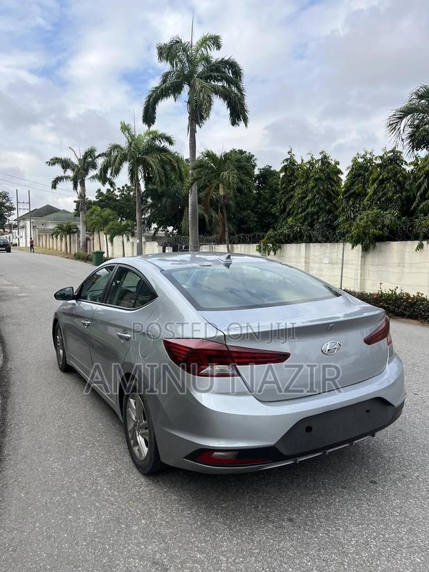 Hyundai Elantra 2020 Silver photo 8