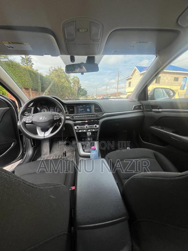Hyundai Elantra 2020 Silver photo 12