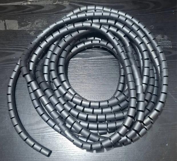 Plastic Cable Management 10m · Photo 2