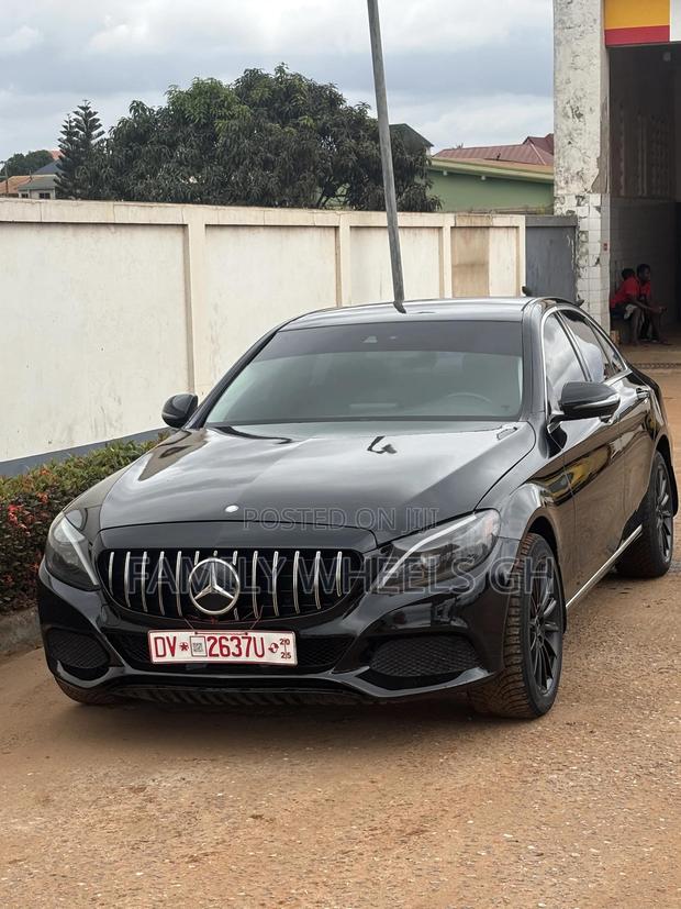 Mercedes-Benz C300 Luxury 4matic Sedan AWD (2.0L 4cyl 7A) 2017 Black