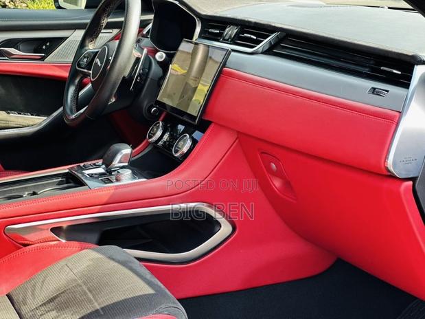 Jaguar F-Pace SVR 2022 Matt Black