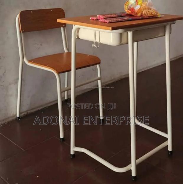 Student Study Table and Chair Qjgy7t · Photo 1