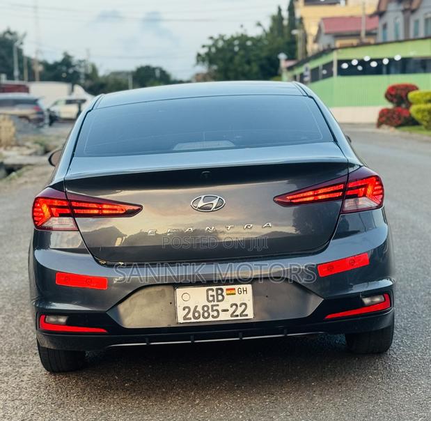 Hyundai Elantra SE 2020 Gray
