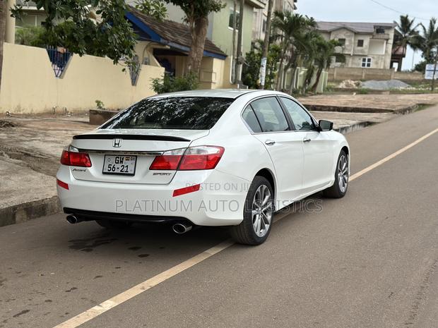 Honda Accord Sport 4dr Sedan (2.4L 4cyl 6M) 2014 White photo 4