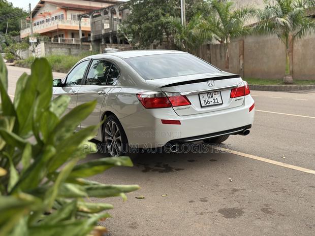 Honda Accord Sport 4dr Sedan (2.4L 4cyl 6M) 2014 White photo 3