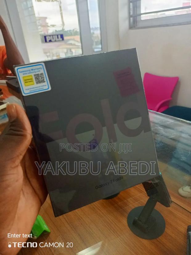New Samsung Galaxy Z Fold4 256 GB Gray · Photo 2