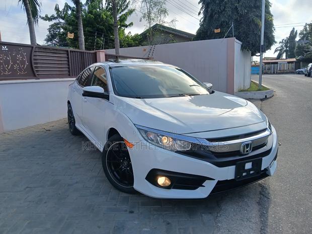 Honda Civic EX-T Sedan 2018 White photo 2