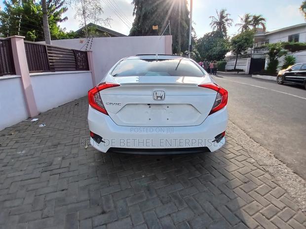 Honda Civic EX-T Sedan 2018 White photo 3