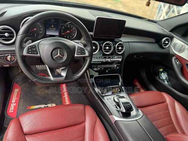 Mercedes-Benz C300 2016 Black photo 12
