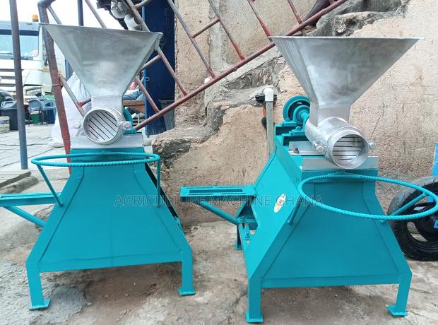 Fufu Machine With Petro Engine · Photo 4