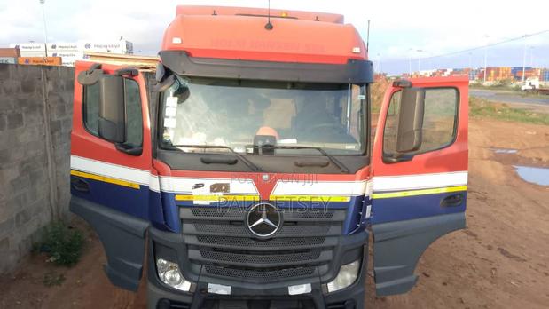Tractor Head Mercedes Actros 6x2 for Sale (Hot Sale) photo 3