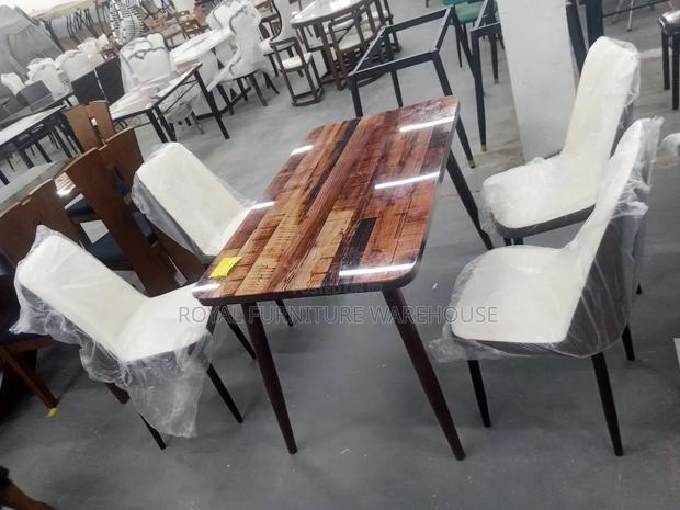 4 Seater Glass Table Diningset · Photo 4