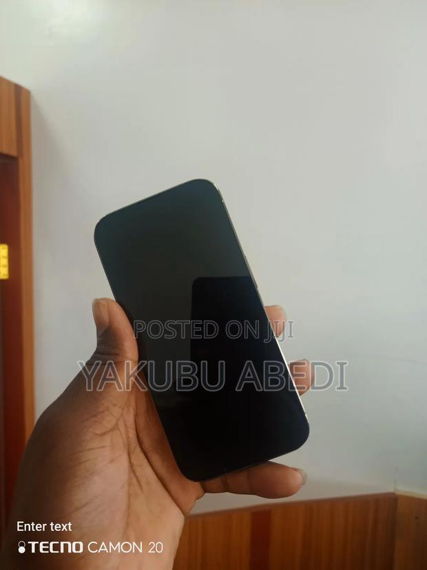 Apple iPhone 14 Pro 128 GB Gray · Photo 3