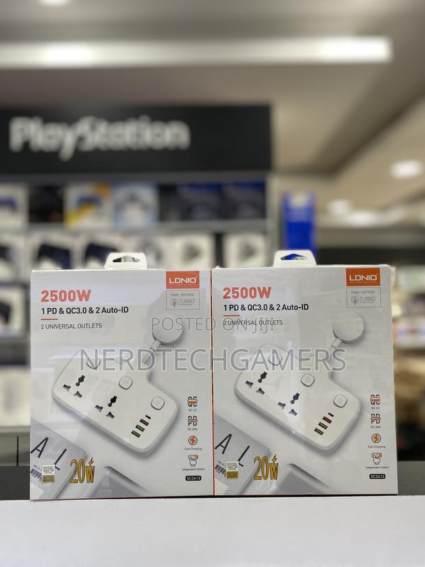 Ldnio. Sc2413 Universal Outlets Power Strip Tower 20w, 2 Power - White